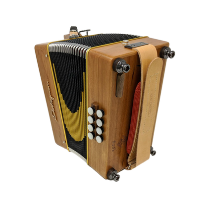 Accordéon Diatonique Castagnari Dinn III en Bois de Cerisier Vu des Basses et dessous