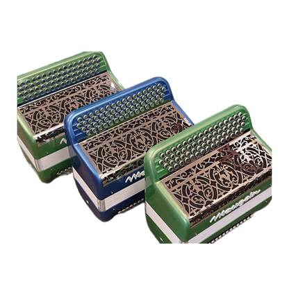 Trois Accordéons Chromatiques Maugein Amusette 80 Verts et Bleu vue du Dessus Avec Soufflet Fermé